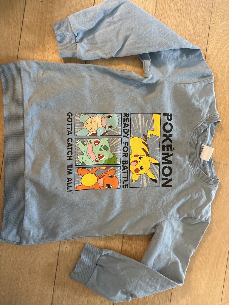 Pokémon sweatshirt 110