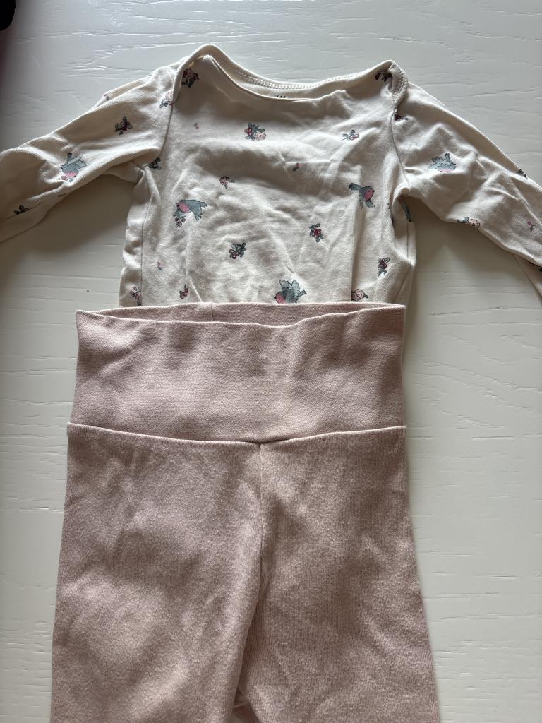 O H&M sæt str 62