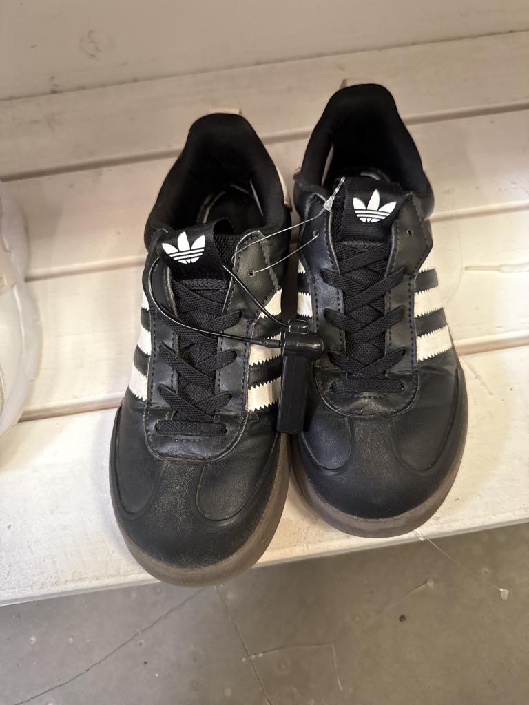 Adidas sko