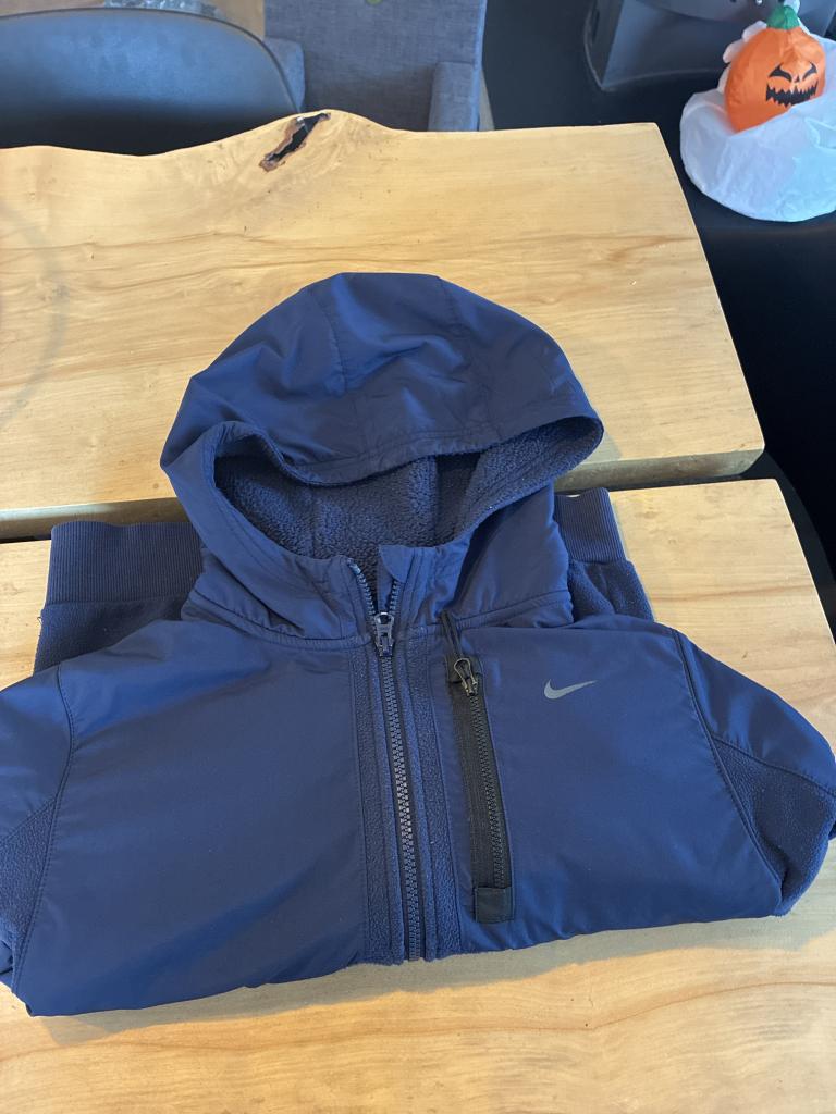 Nike fleece jakke 11-12 å