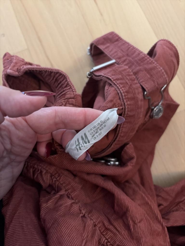 H&M fløjelskjole