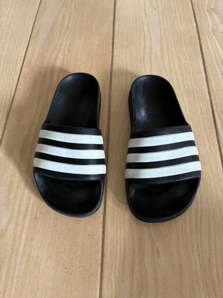 Adidas badesko