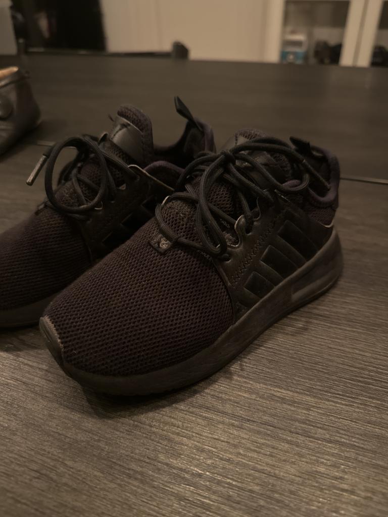 Adidas sko str 28