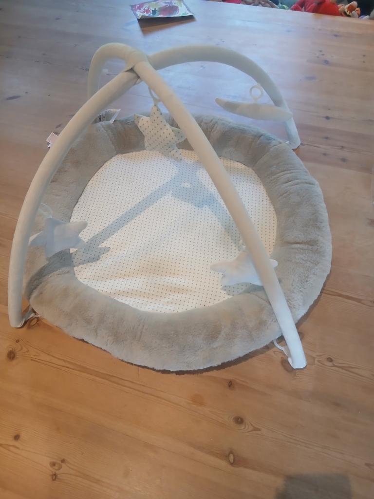 Beiki aktivitetstæppe stj
