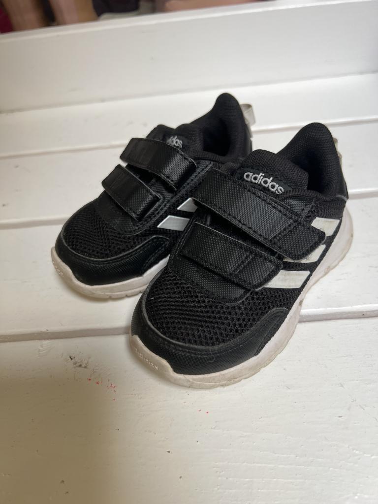 Adidas sko, 21