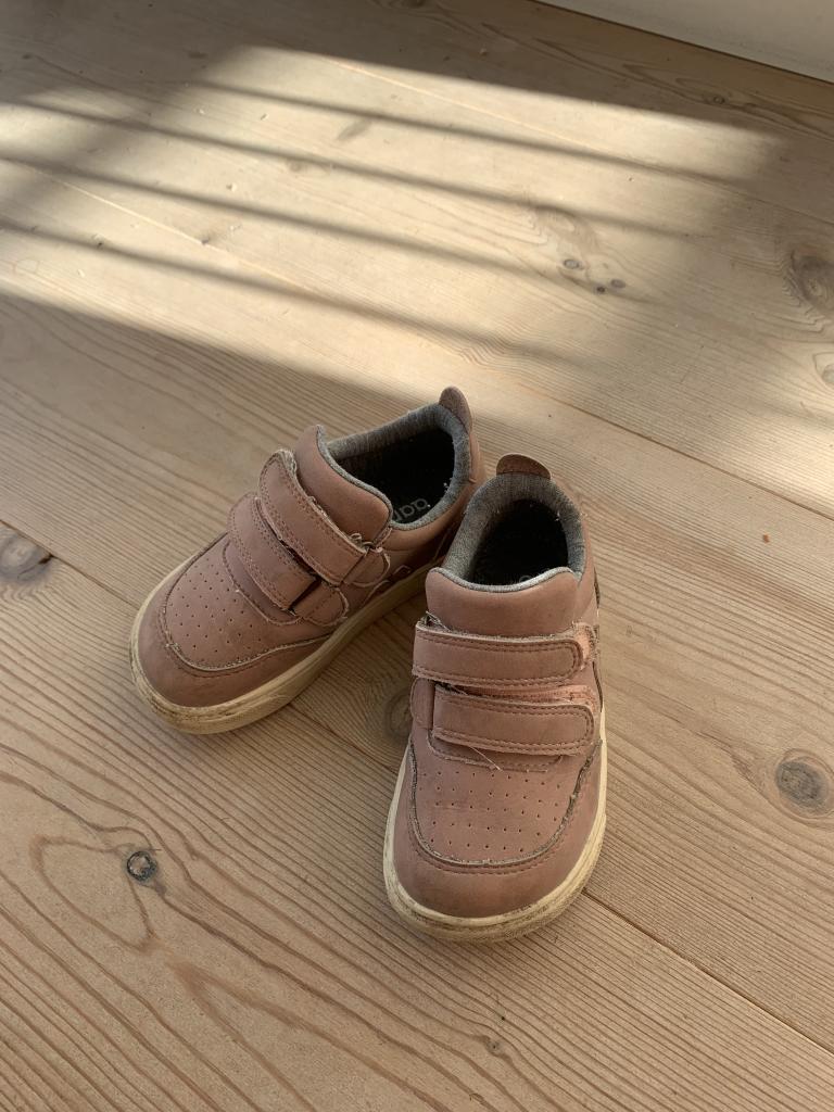 Aankl lyserød sneak 25
