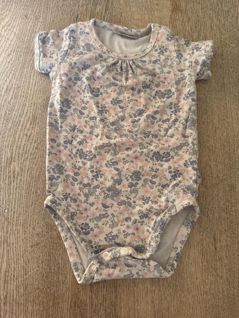Blomstret bodysæt s62