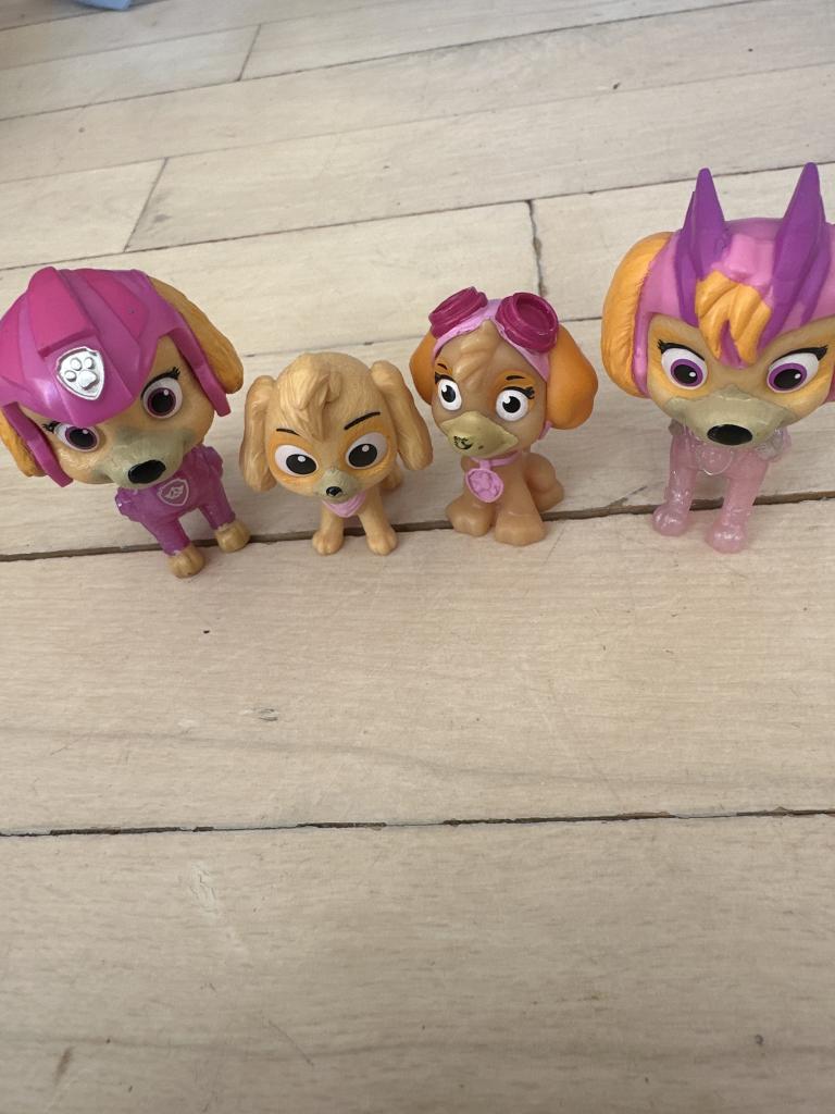 4 Paw Patrol figurer