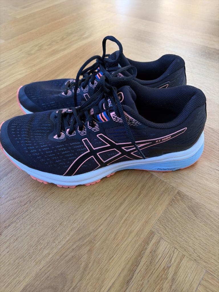 Asics løbesko
