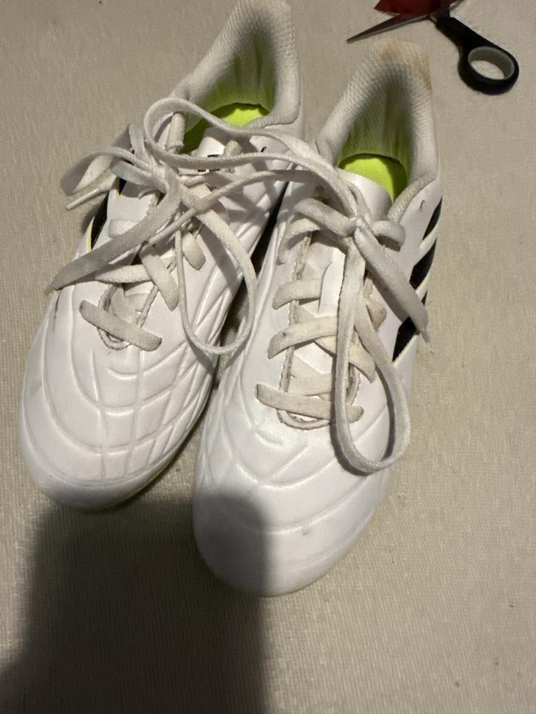 Adidas fodboldstøvler33