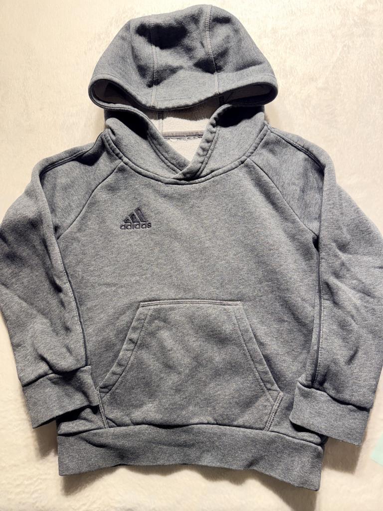 Adidas hoodie str 116