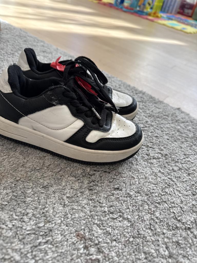 157 Sort/hvide sneakers