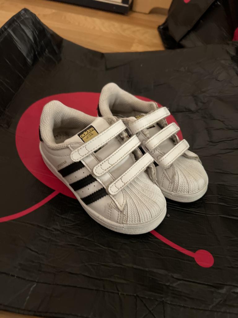 Adidas sneakers 25
