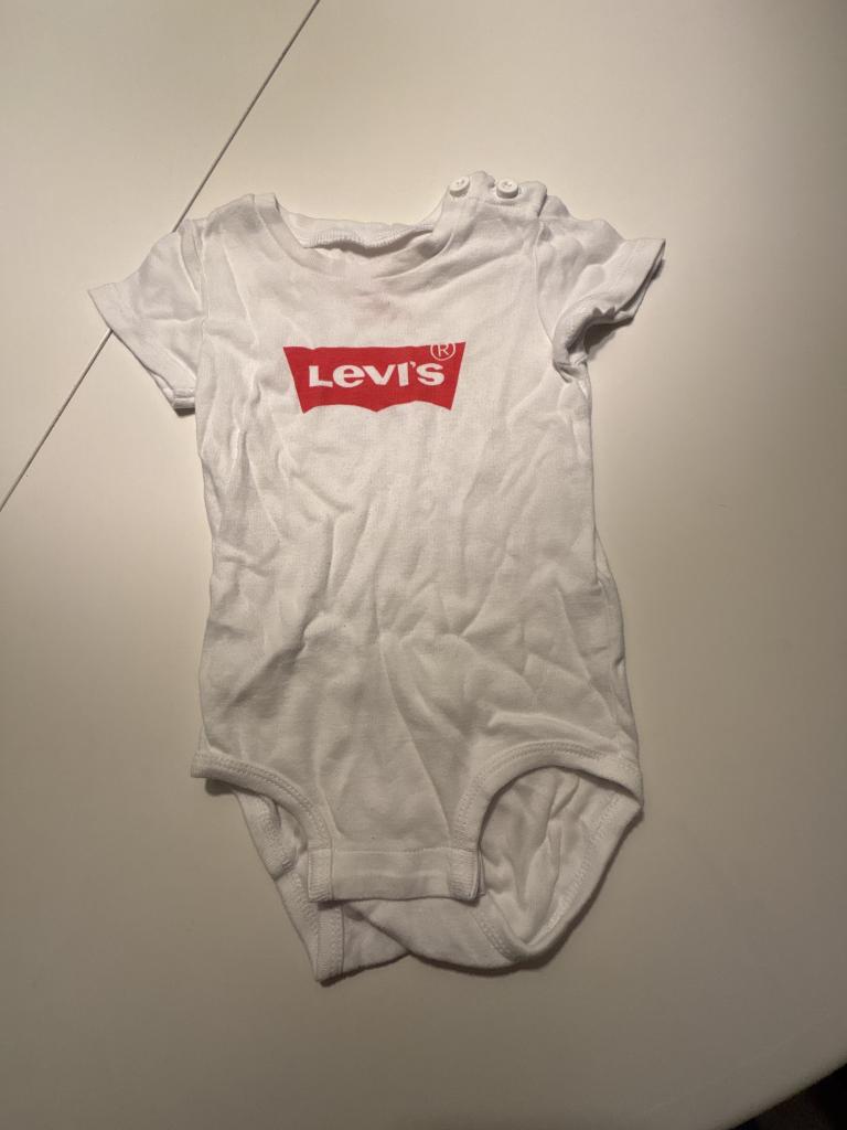 Levi's body 18m