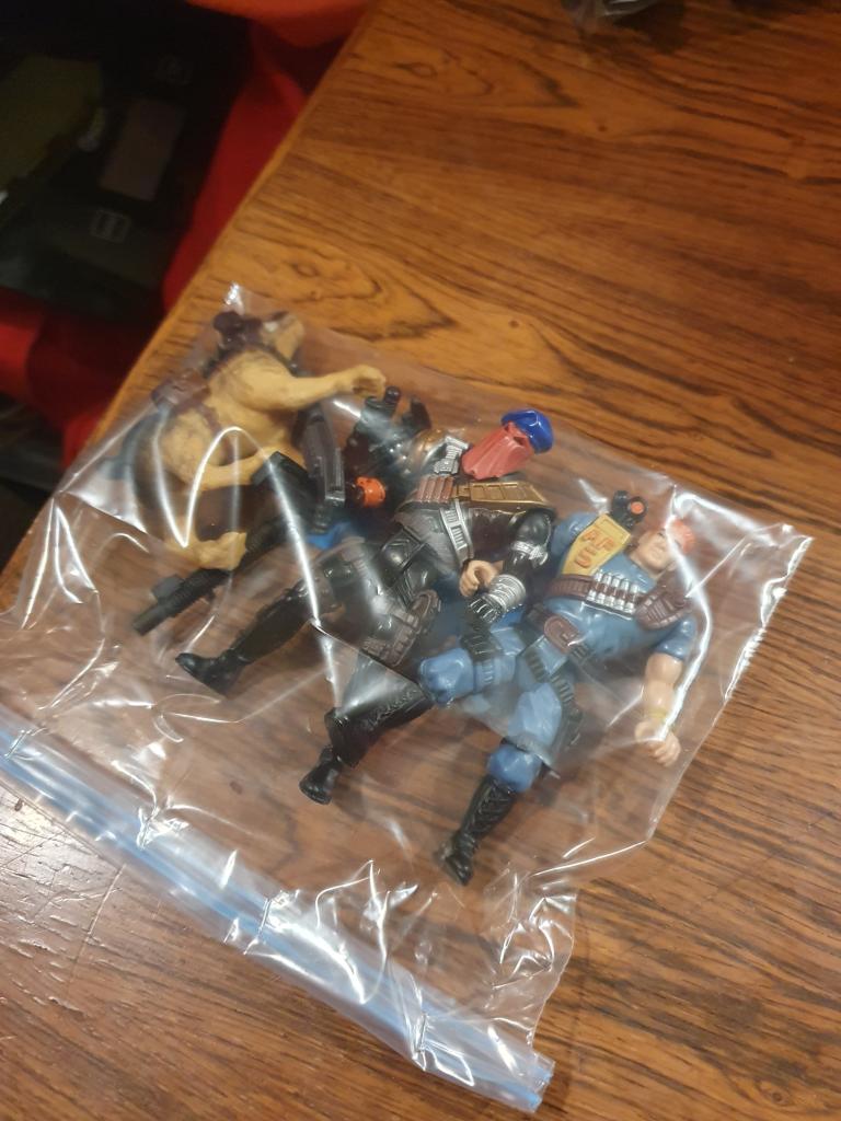 Action figurer