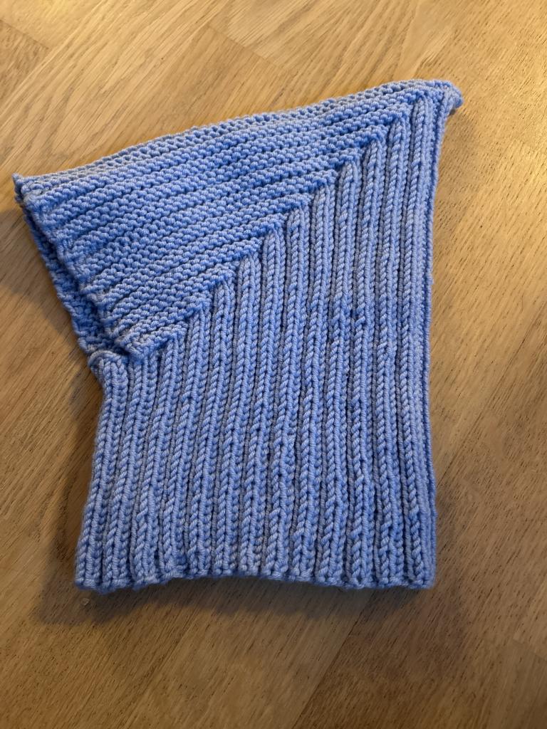 Blå elefanthue strik