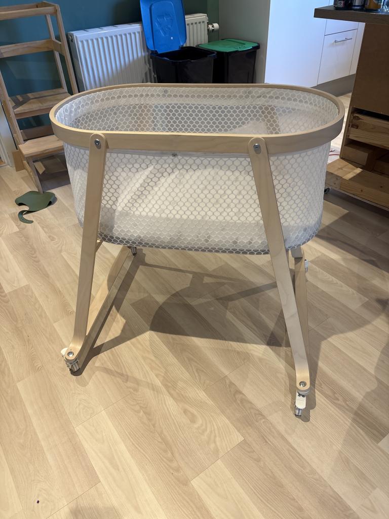 Babycrib m. Hjulp. Ikea