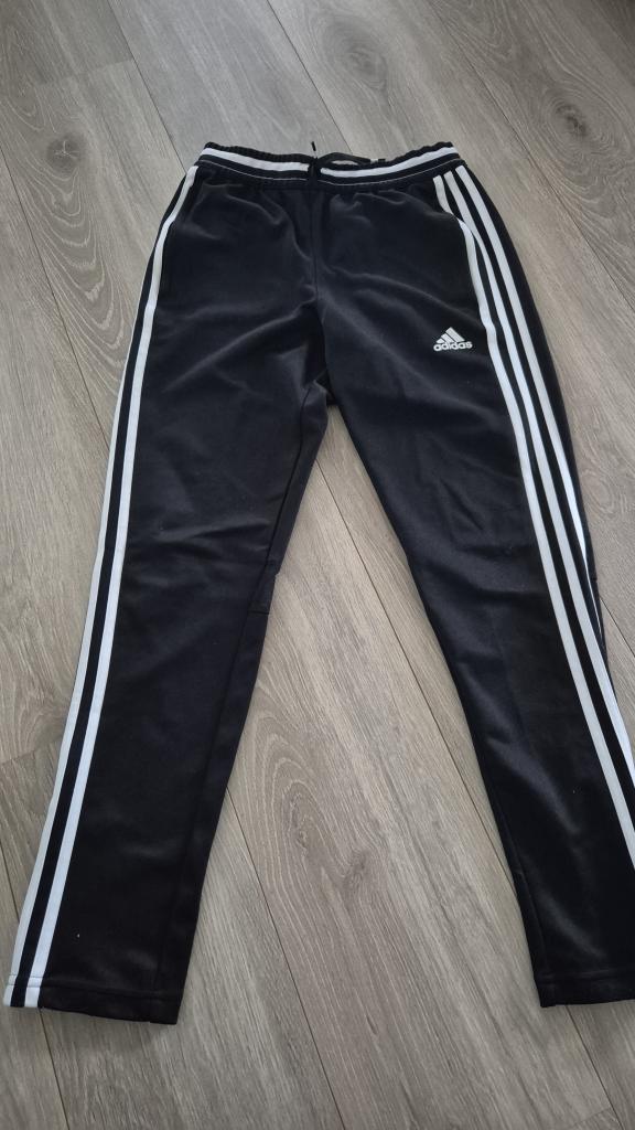 Adidas buks 152