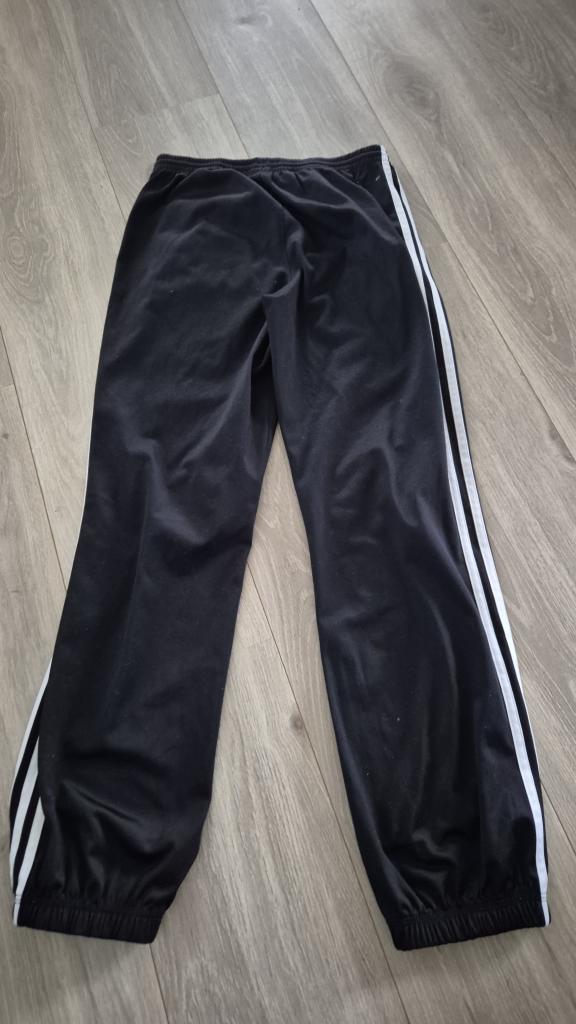 Adidas buks 152