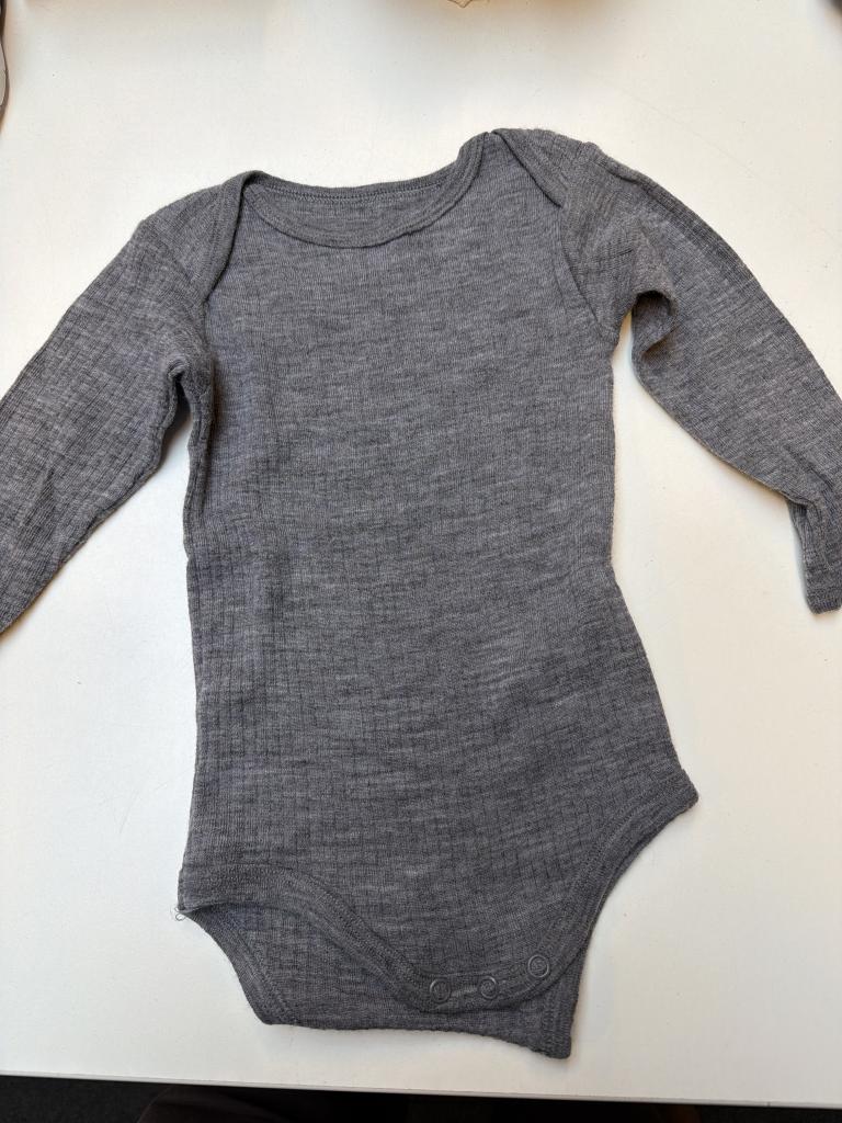 808 uldbody grå 80