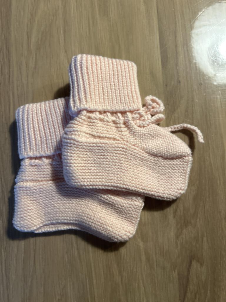 Strikkede babyfutter 17