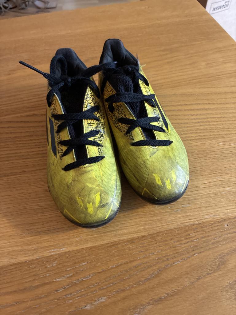 Adidas fodboldstøvler