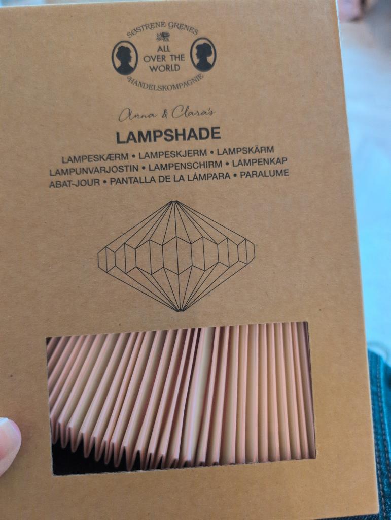 Søstrene Grene lampesk