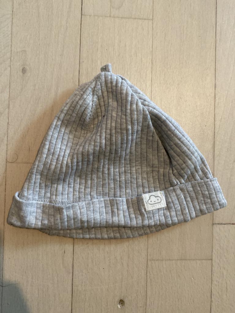 Grå H&M hue 50