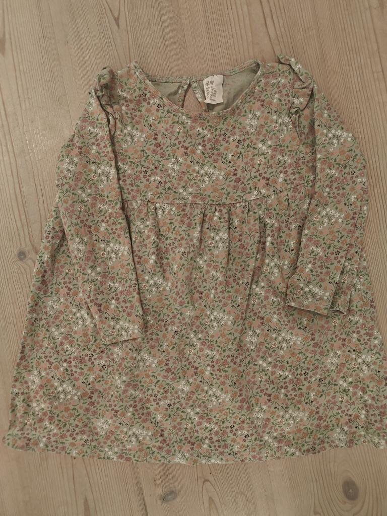 H&M blomstret kjole 86