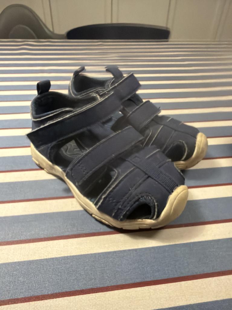 Hummel sandaler 25