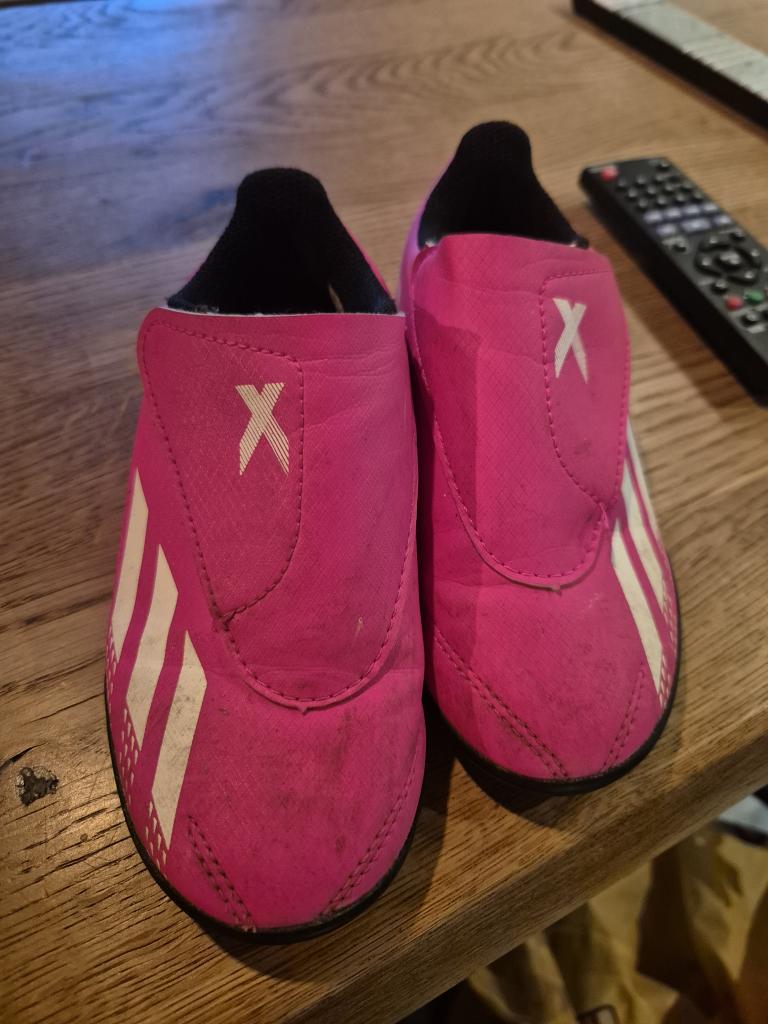 Adidas fodboldstøvler 26
