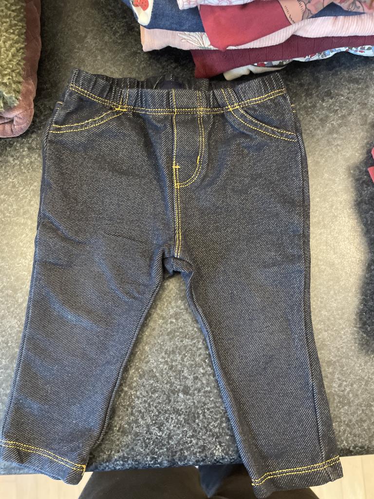 BabyGap leggings 6-12m