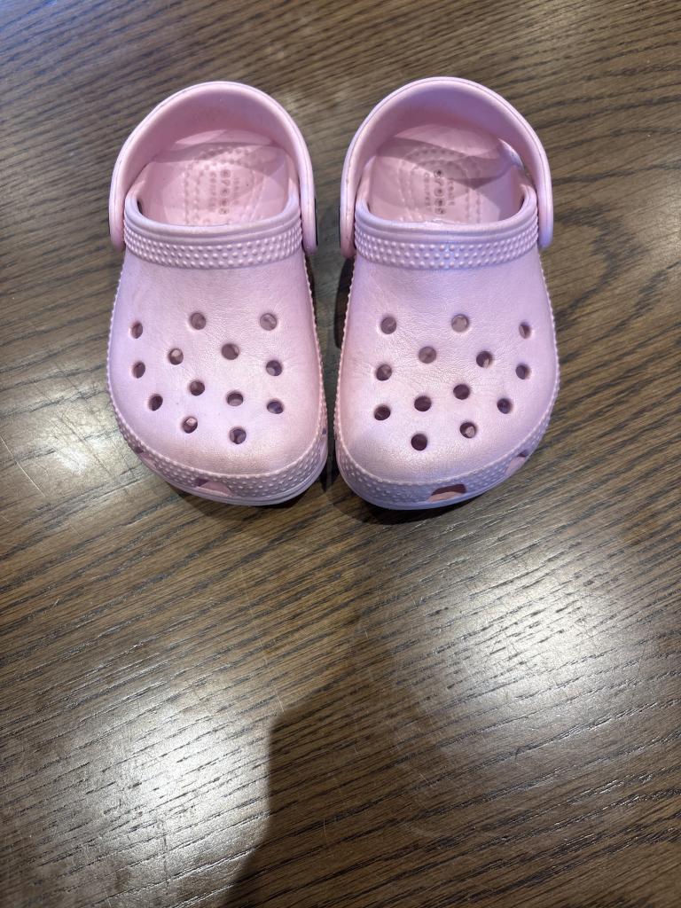 Lyserøde crocs