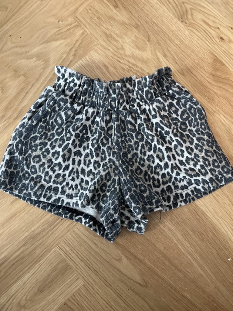 Leo shorts fra Sofie S 3y