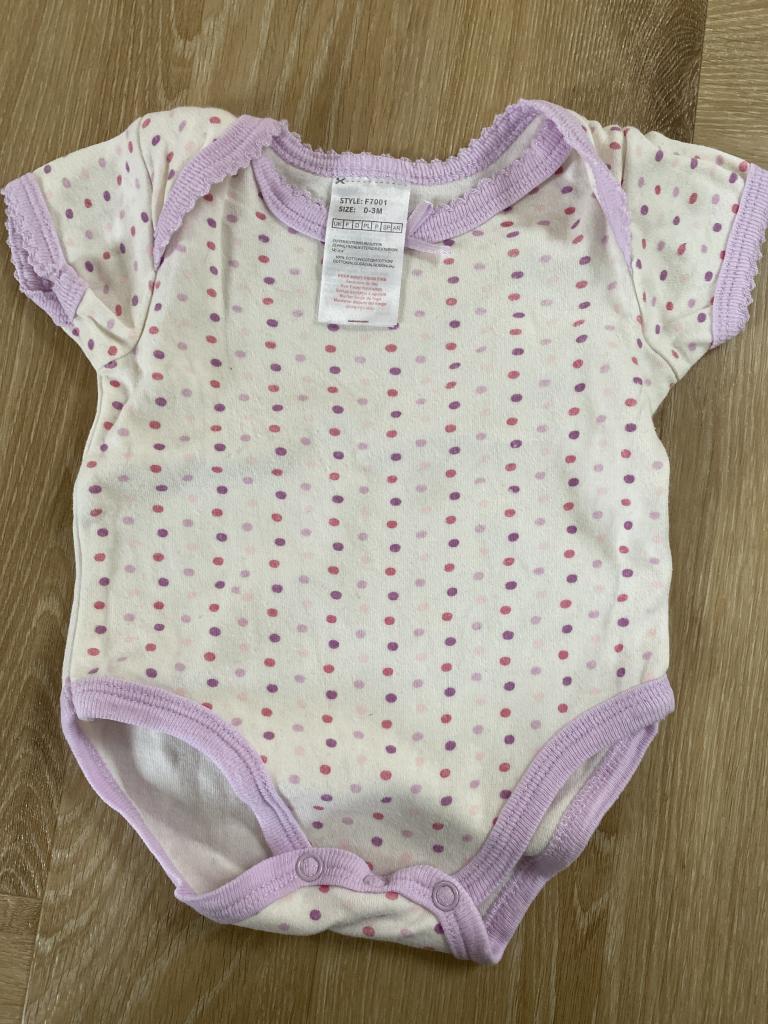 Lilla prikket body