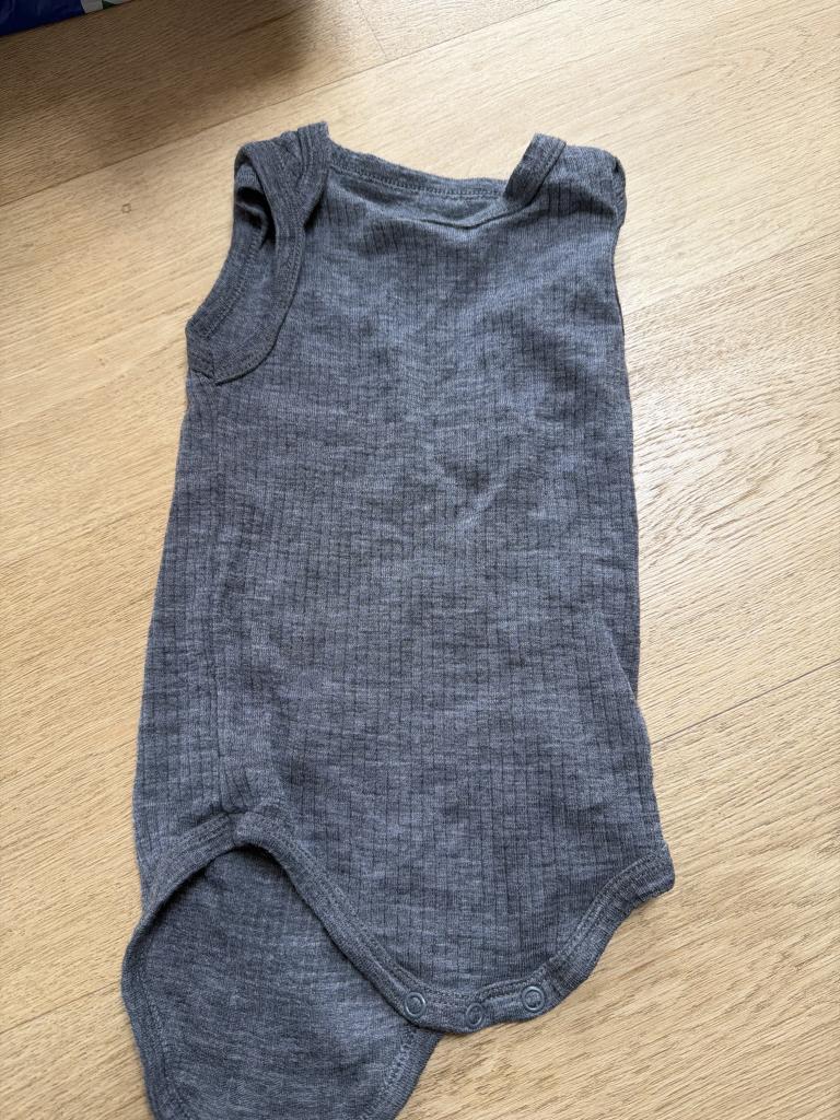 808 uldbody grå
