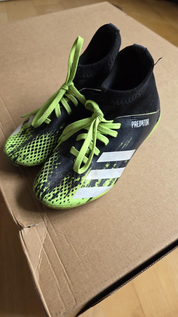 Adidas fodboldstøvler