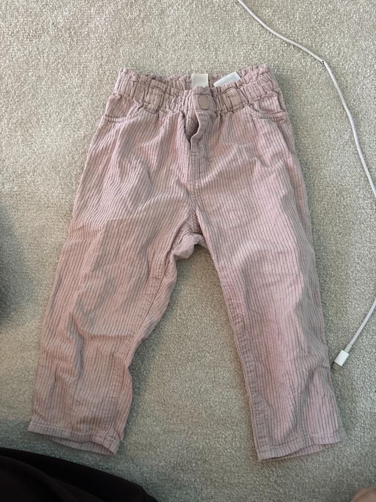 H&M fløjlssbukser92