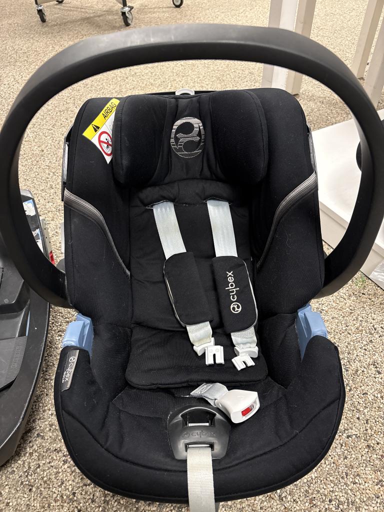Cybex Aton5 auto+base