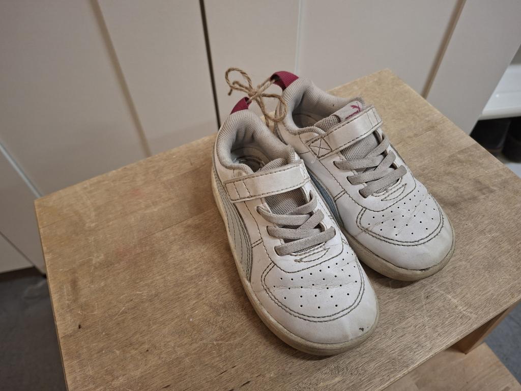 Hvide Puma sneakers