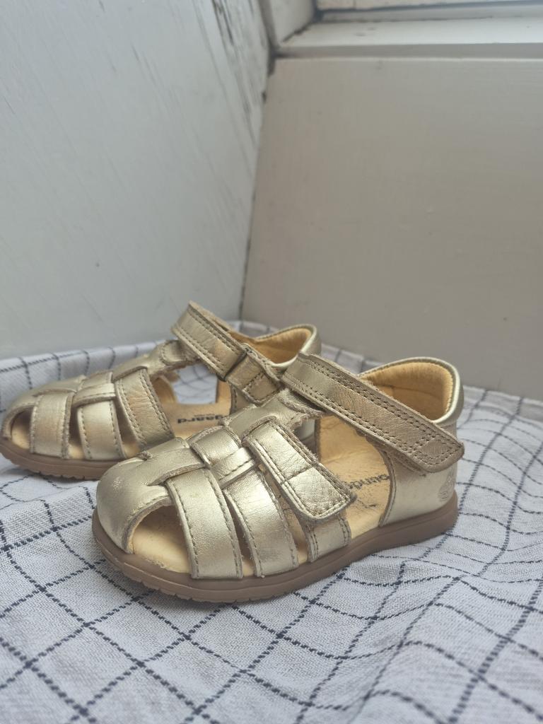 22, Sandaler,  bundgaard
