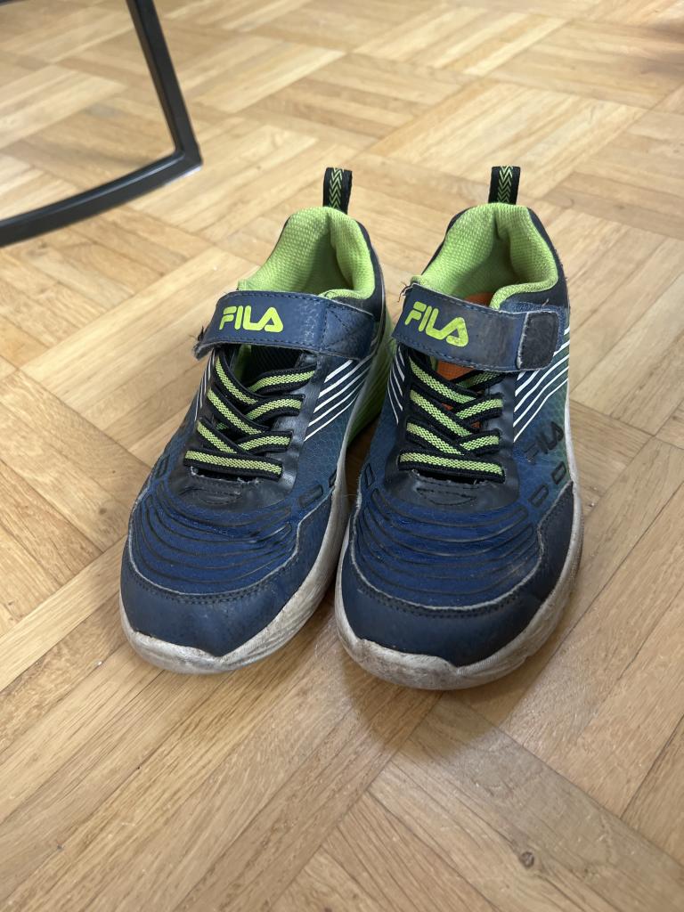 Fila str 32