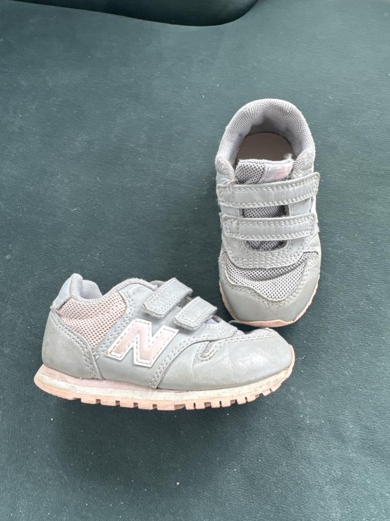 New Balance sneakersw