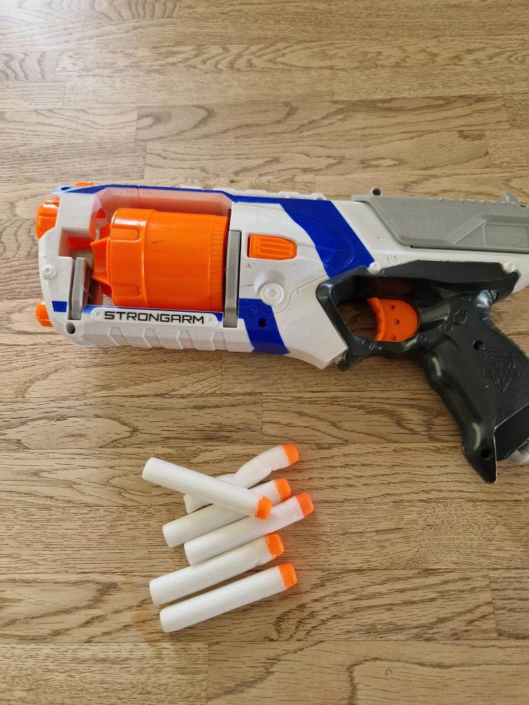 Nerf gun strongarm