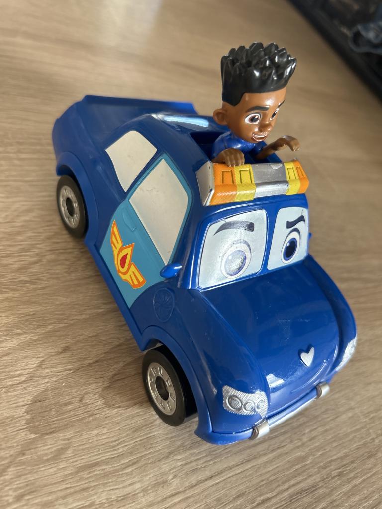 Blå legetøjsbil m drift