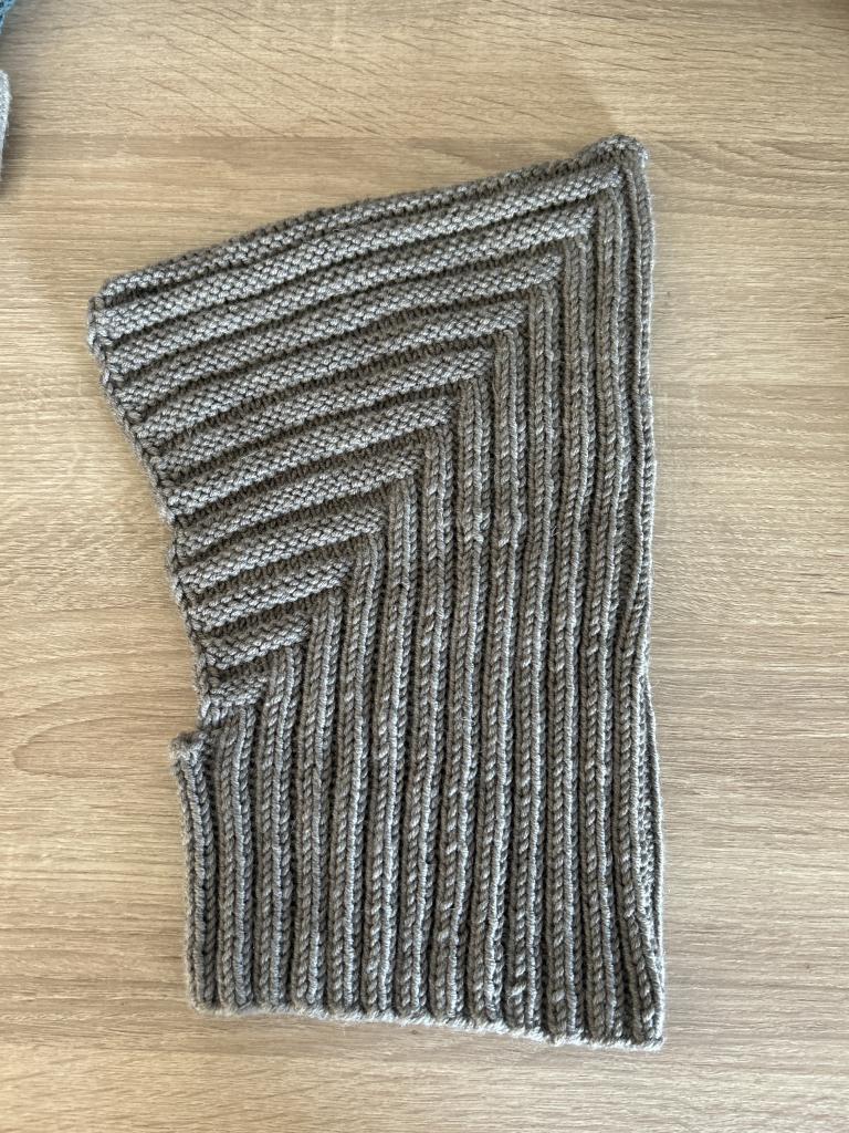 Hjemmestrik hue 2-3 år