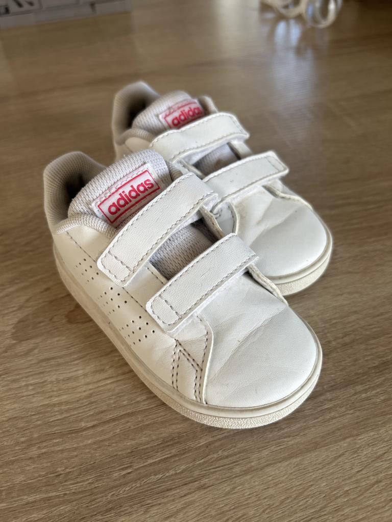Adidas sneakers 22