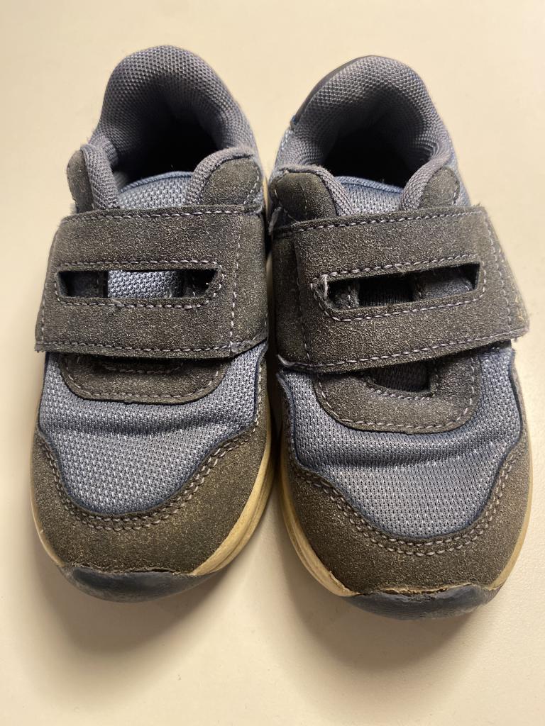 En Fant sneakers