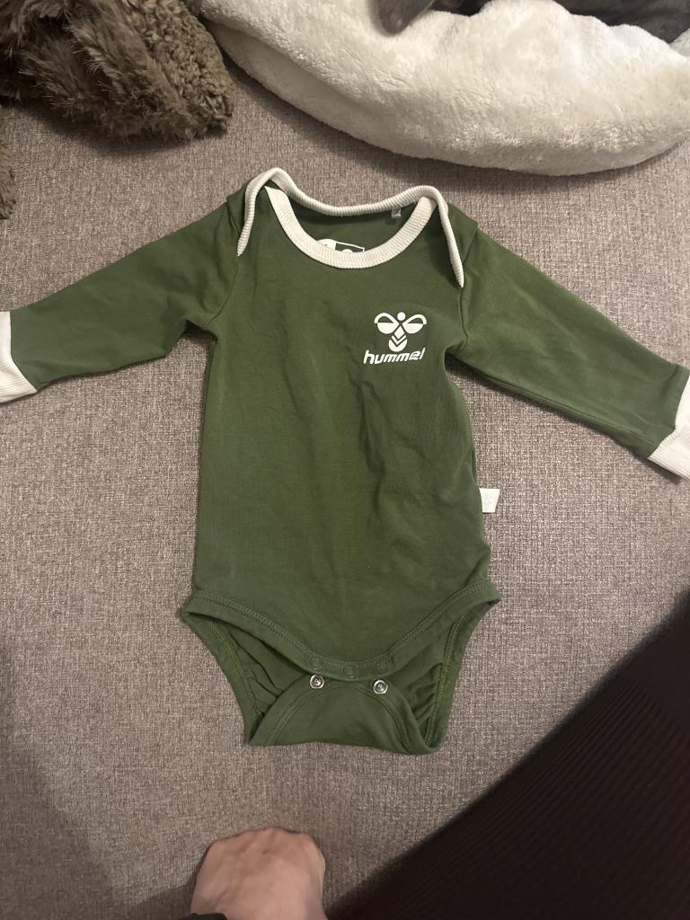Hummel body str. 62