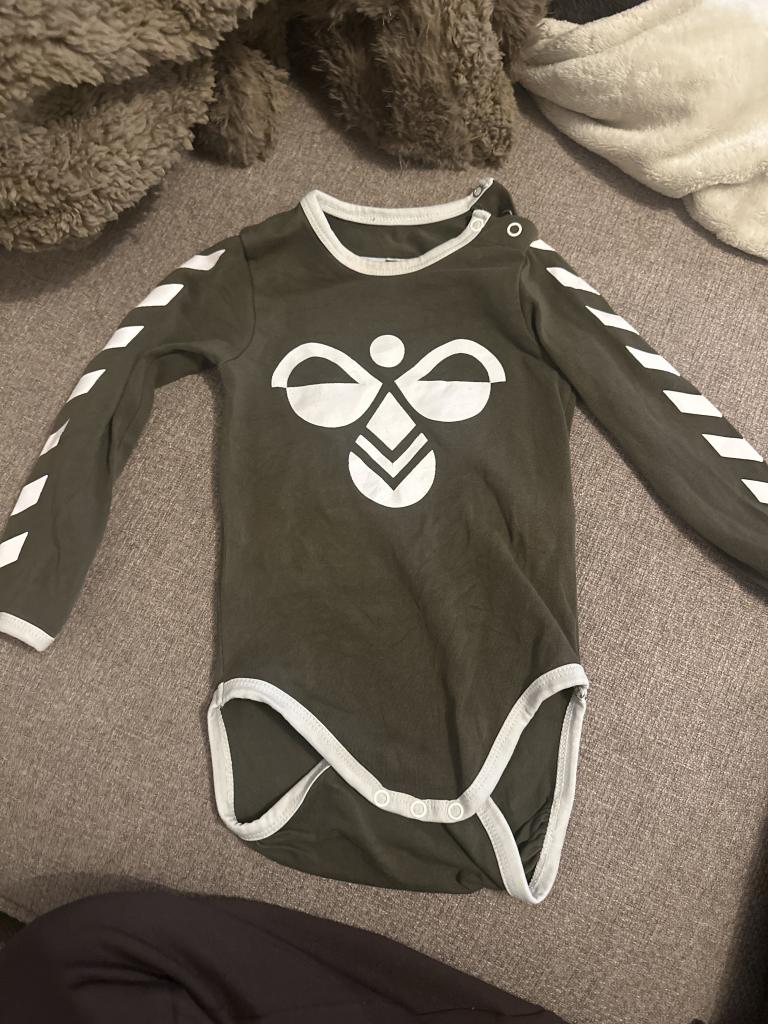 Hummel body str. 80